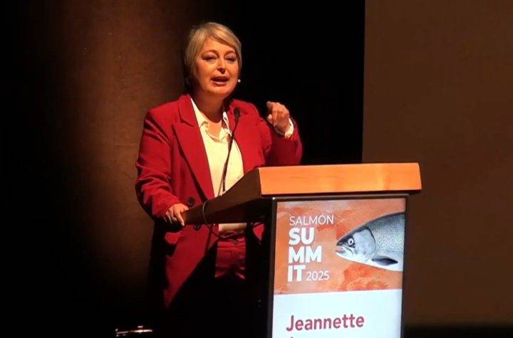 Jeannette Jara en Salmón Summit: “Chile debe crecer con diálogo, innovación y descentralización real"