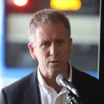 Juan Carlos Muñoz confirma cancelación de visa y acusa impacto personal de la medida