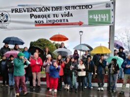 Bajo la lluvia, Fresia levantó un mensaje de vida y prevención