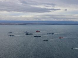 Presencia estratégica en la zona austral: Armada ejecuta masivo ejercicio naval en el Estrecho de Magallanes