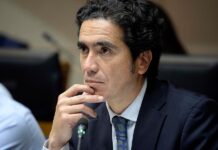Ex ministro Briones: «las AFPs creen que la gente es tonta”