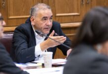 Espinoza acusa al Gobierno de recortar avances sociales
